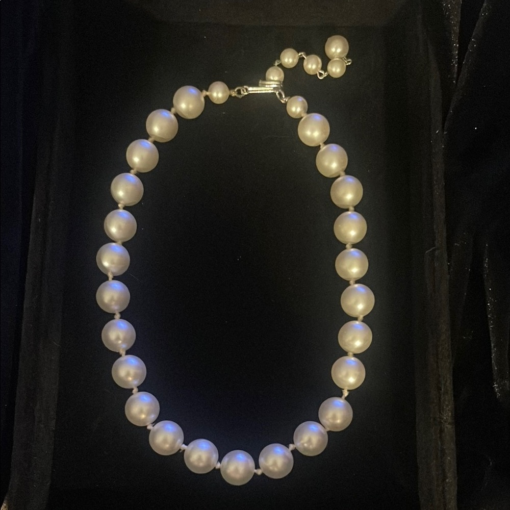Elegant White Pearl Necklace